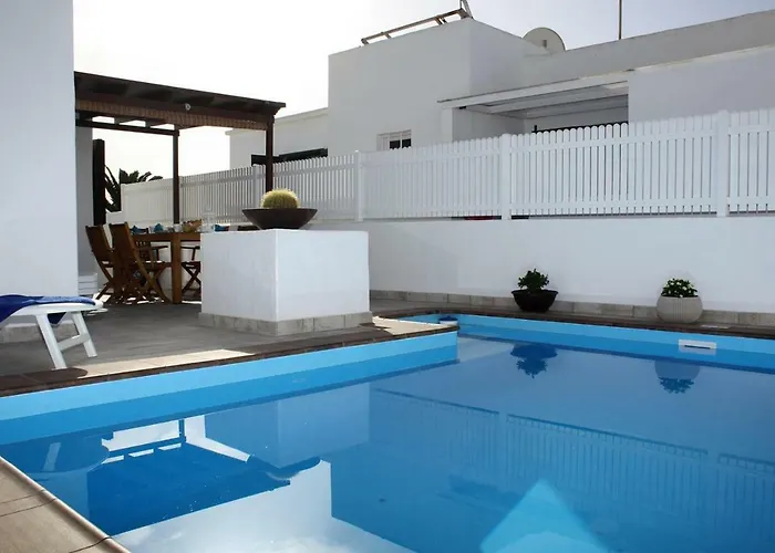 Roses * Puerto del Carmen (Lanzarote)